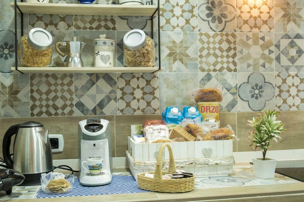 Apartamento Little House Napoli Exterior foto